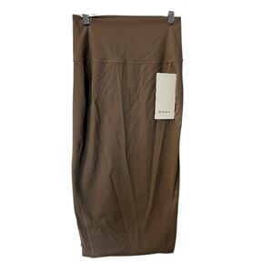Lululemon Women’s Nulu Slim-Fit HR Skirt in Taupe/Brown with back Slit Sz 6 NWT